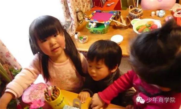 為什麼日本媽媽不用別人幫忙帶小孩，還能擁有個人生活？原來她們都這樣過…