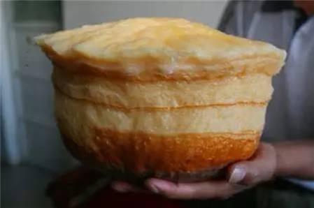 農民在自家地裡發現了一個外形奇特的東西，沒想到竟是……雖然價值不菲卻成了「燙手山芋」？