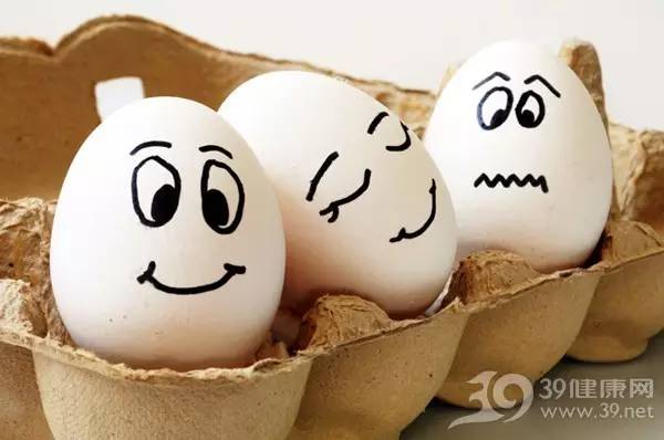 來自醫生的警告！吃完雞蛋後絕對不要吃這「7種東西」，腹瀉中毒！很多人的早餐都有.....