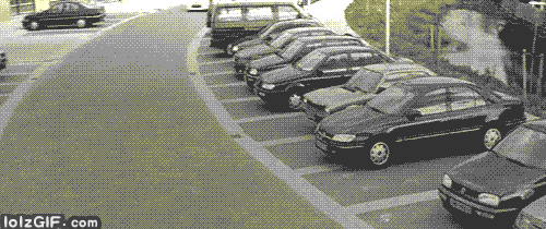 把你的車子停離門口遠一點