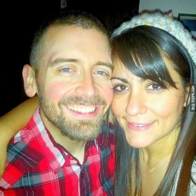 截至今天，羅伯特已經完成了兩項 5 公裏和一項 10 公裏馬拉松比賽。<BR><BR>他一共減了160磅，而傑西卡( Jessica )失去了 120 磅，她從尺寸 24號降到 10 號。<BR><BR>