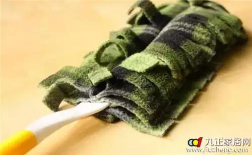 一女子把襪子剪開一半做這個，你絕對想不到!