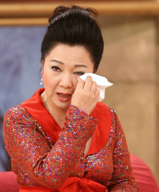 「白冰冰」泪崩道出女儿白晓燕「咽最后一口气前」.