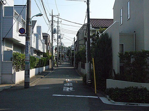 日本街道為什麼沒有垃圾桶？原來背後有這「五大原因」在外需丟垃圾時他們會這樣做...
