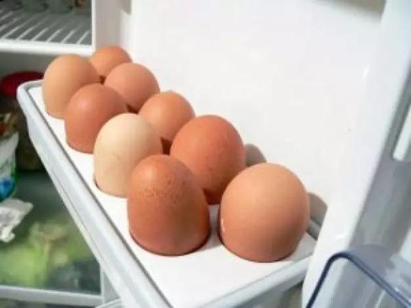 雞蛋放冰箱還是很容易壞？家政阿姨教你一妙招，雞蛋保鮮更長久！