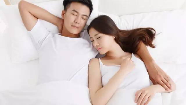 一對夫妻離婚，男的說：你不過是我用車子房子換來陪睡的！女的卻說... 